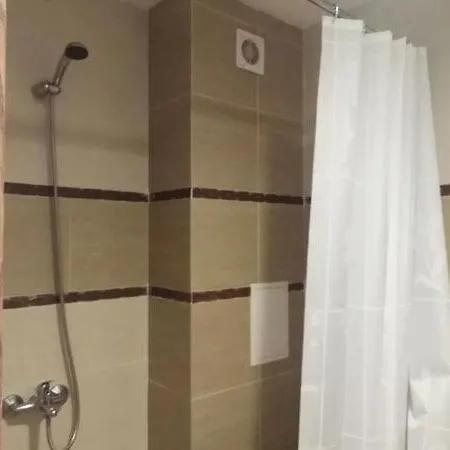 Апартамент студио снежанка в грийн лайф